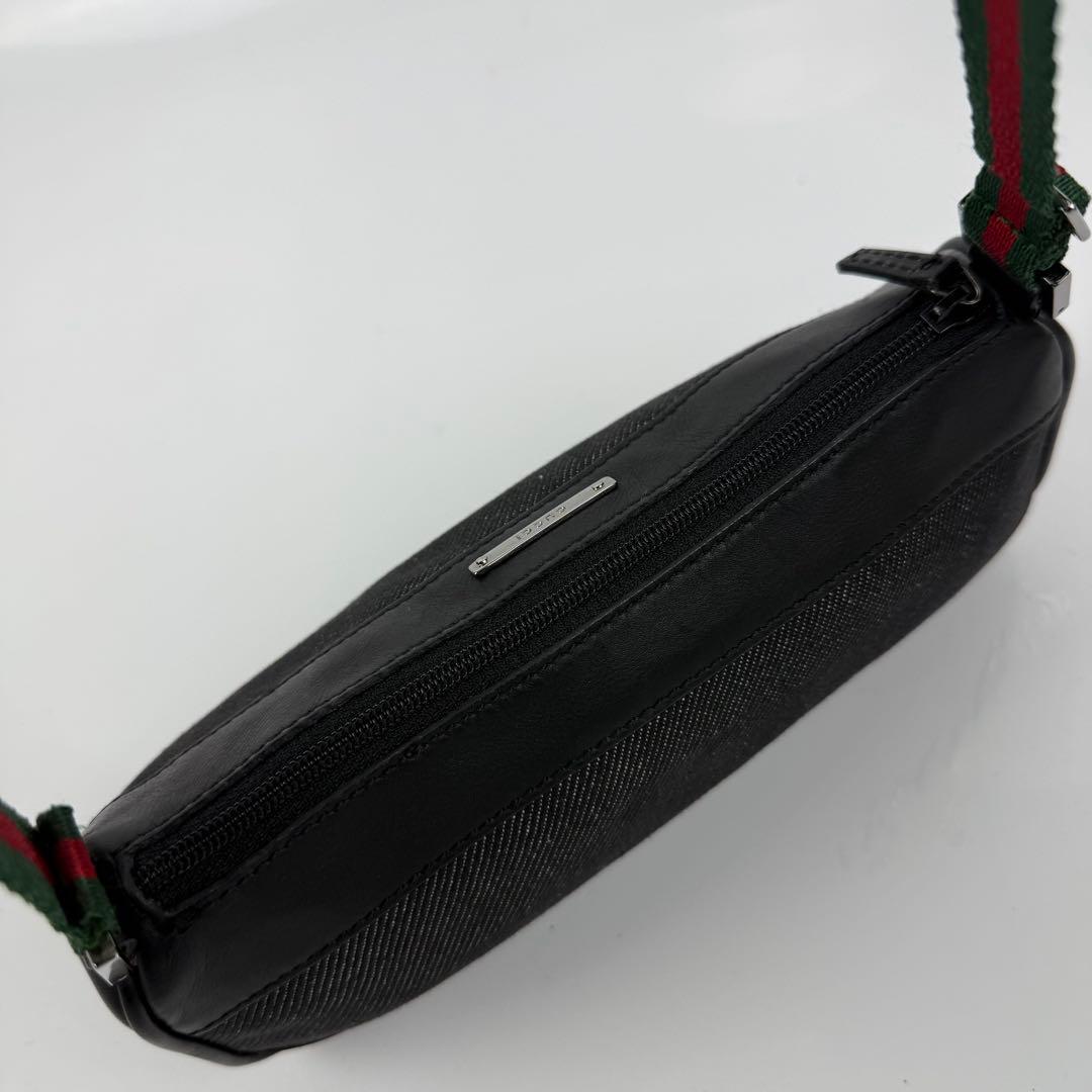 【極美品】グッチ シェリーライン アクセサリーポーチ レザー ロゴプレート 黒