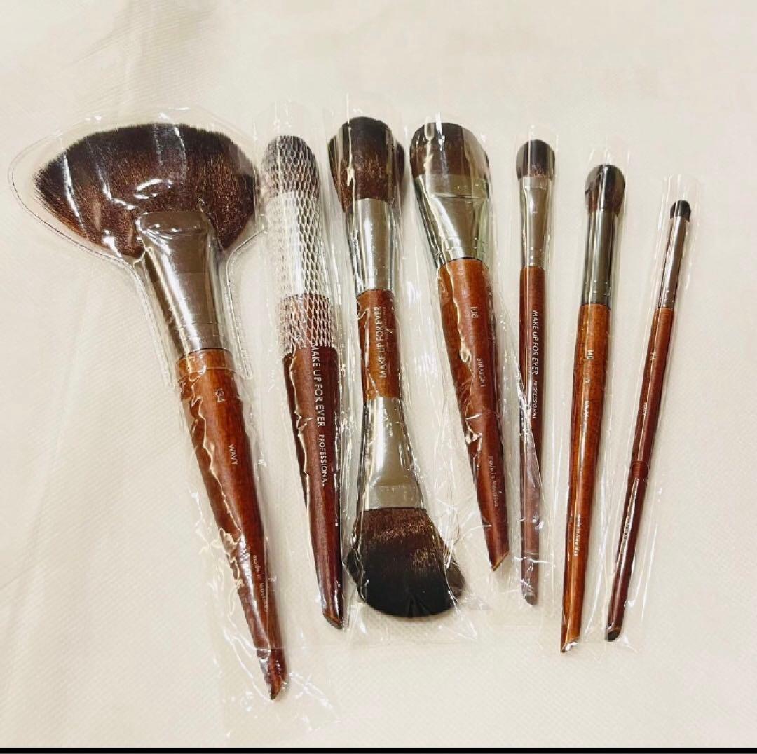 お買い得メイクアップフォーエバーメイクブラシ14本