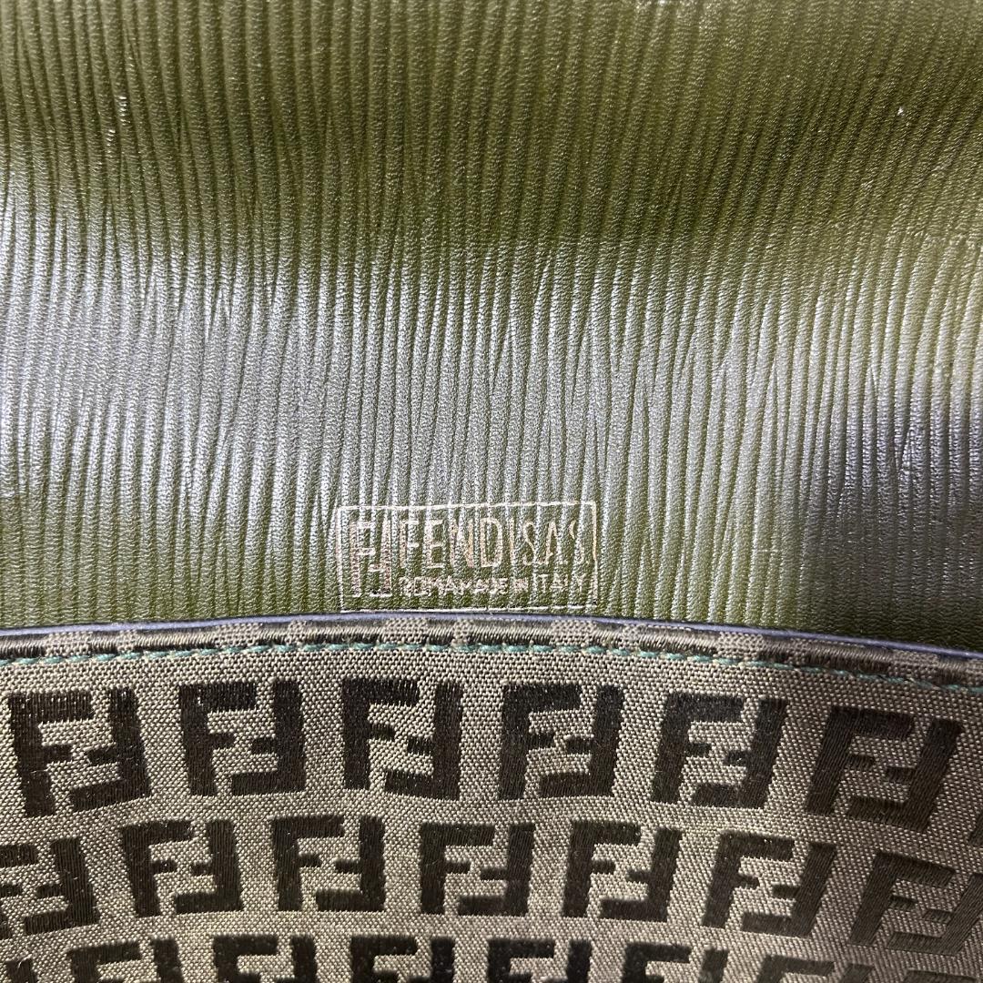 [大人気]　フェンディ　FENDI　ショルダーバッグ　総柄　レザー