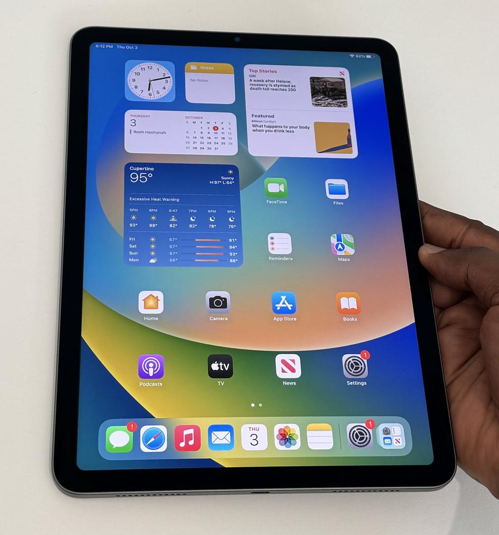 Apple iPad Air 5th Gen - Wi-Fi, 64GB, Gray, A2588 - LYKQ26063 - Swappa