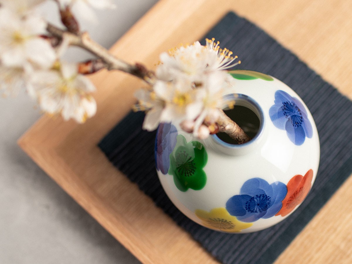 ▽ 未使用 源右衛門 染付梅地紋 花瓶 箱付 源右衛門 染付風鎮美