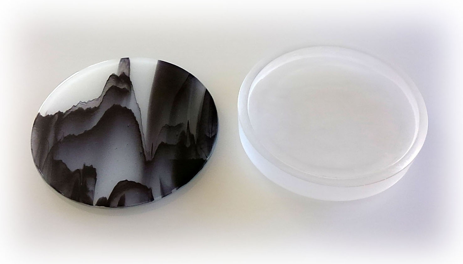 福井のガラス工房 STUDIO 嘉硝 硝子書道具