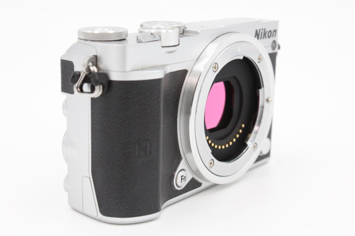 良品】NIKON ニコン ミラーレス一眼 Nikon1 J5 ボディ シルバー J5SL