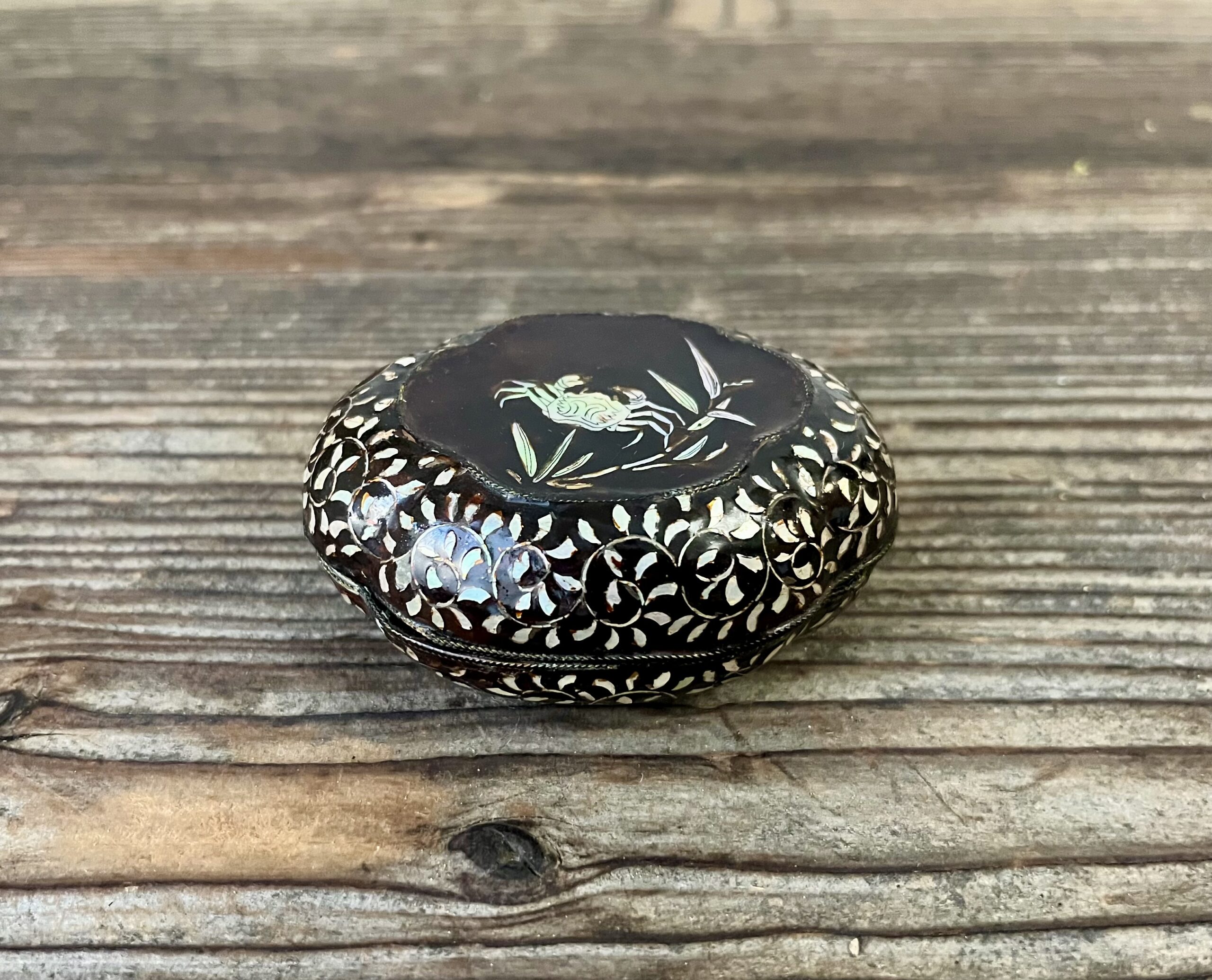 骨董水妖｜青貝蟹香合