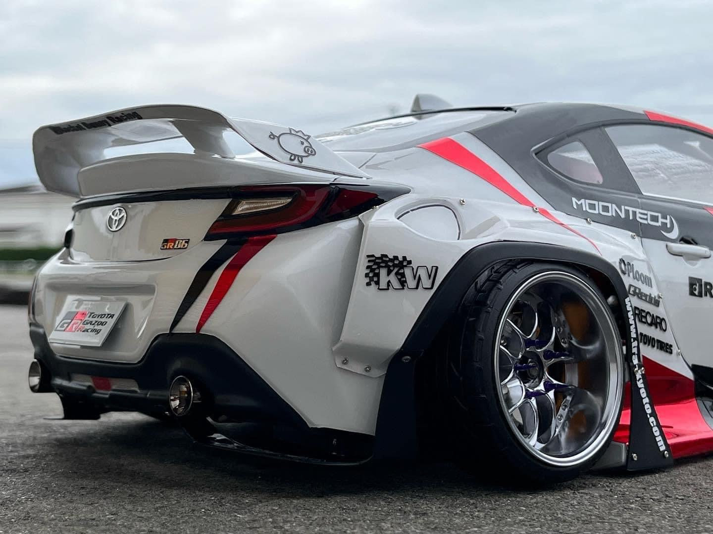 アディクション GR86 未使用フルペイント アディクション GR86 未使用