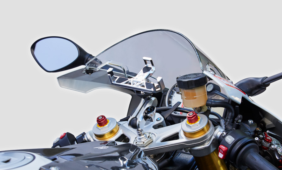 WEBヤングマシン第15回「圧倒的なコックピットでの存在感！MOUNT