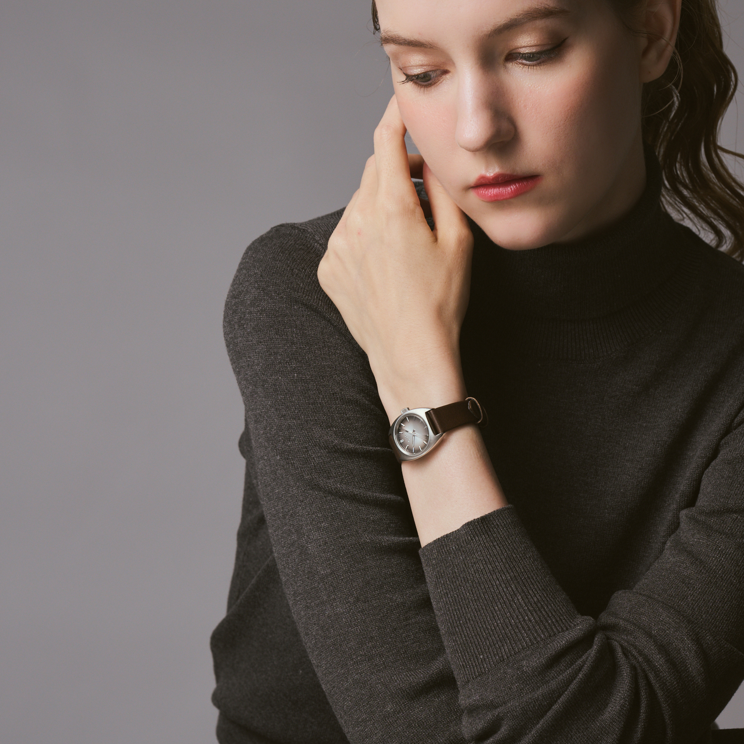 ラウンドフェイスレザーベルトウォッチ｜時計｜アガット 公式