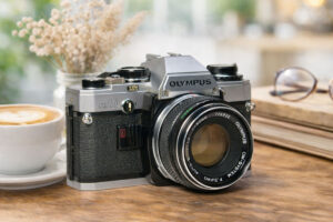 OLYMPUS OM-10 50mm F1.4 フィルムカメラ 動作 我が家にフィルムカメラ