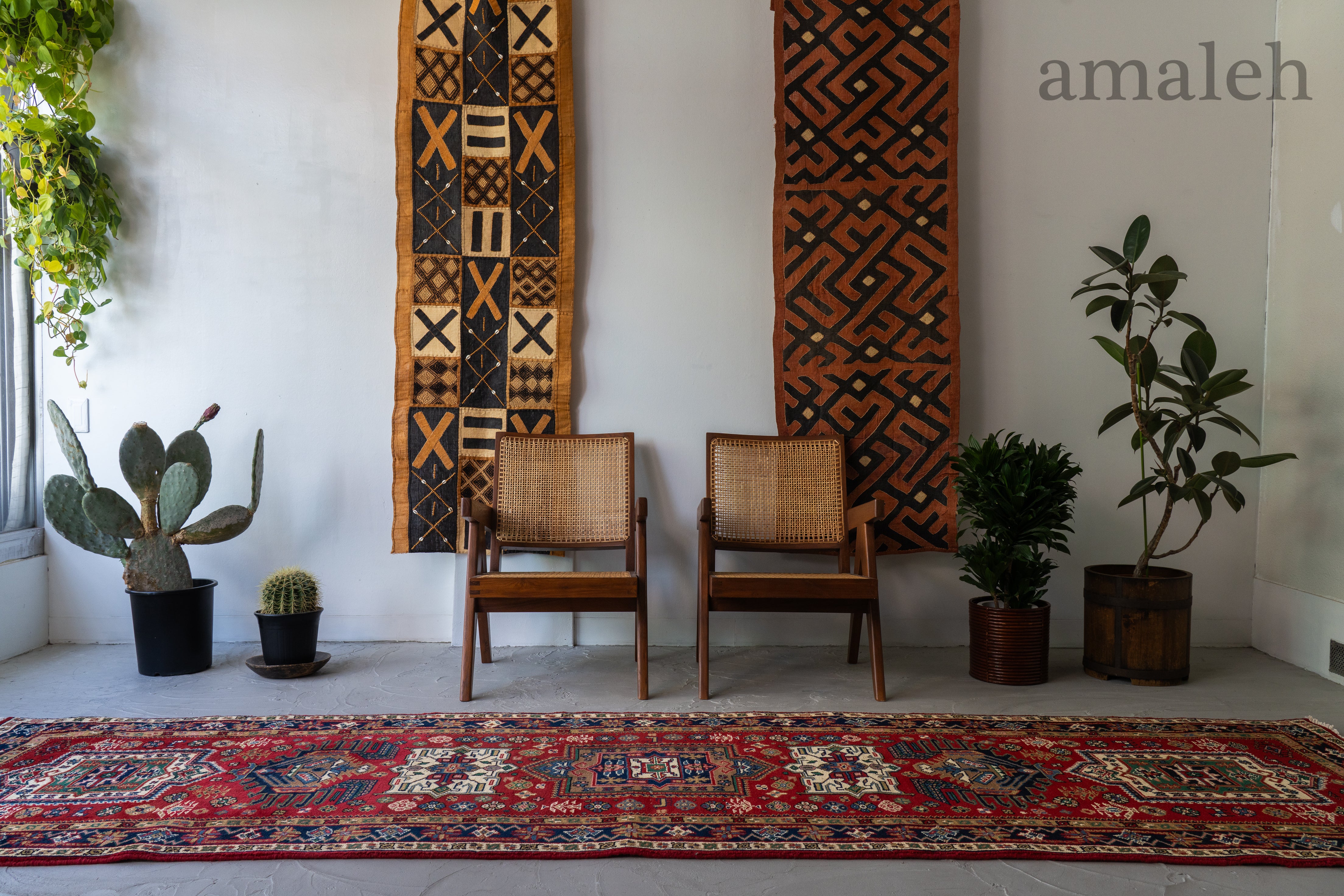 LARGE SIZEのヴィンテージラグ・トライバルラグ・手織り絨毯