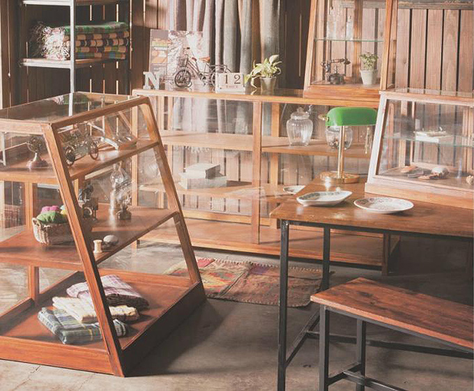 ショーケース 棚 ガラスケース 収納 ナチュラル 天然木 木製 茶