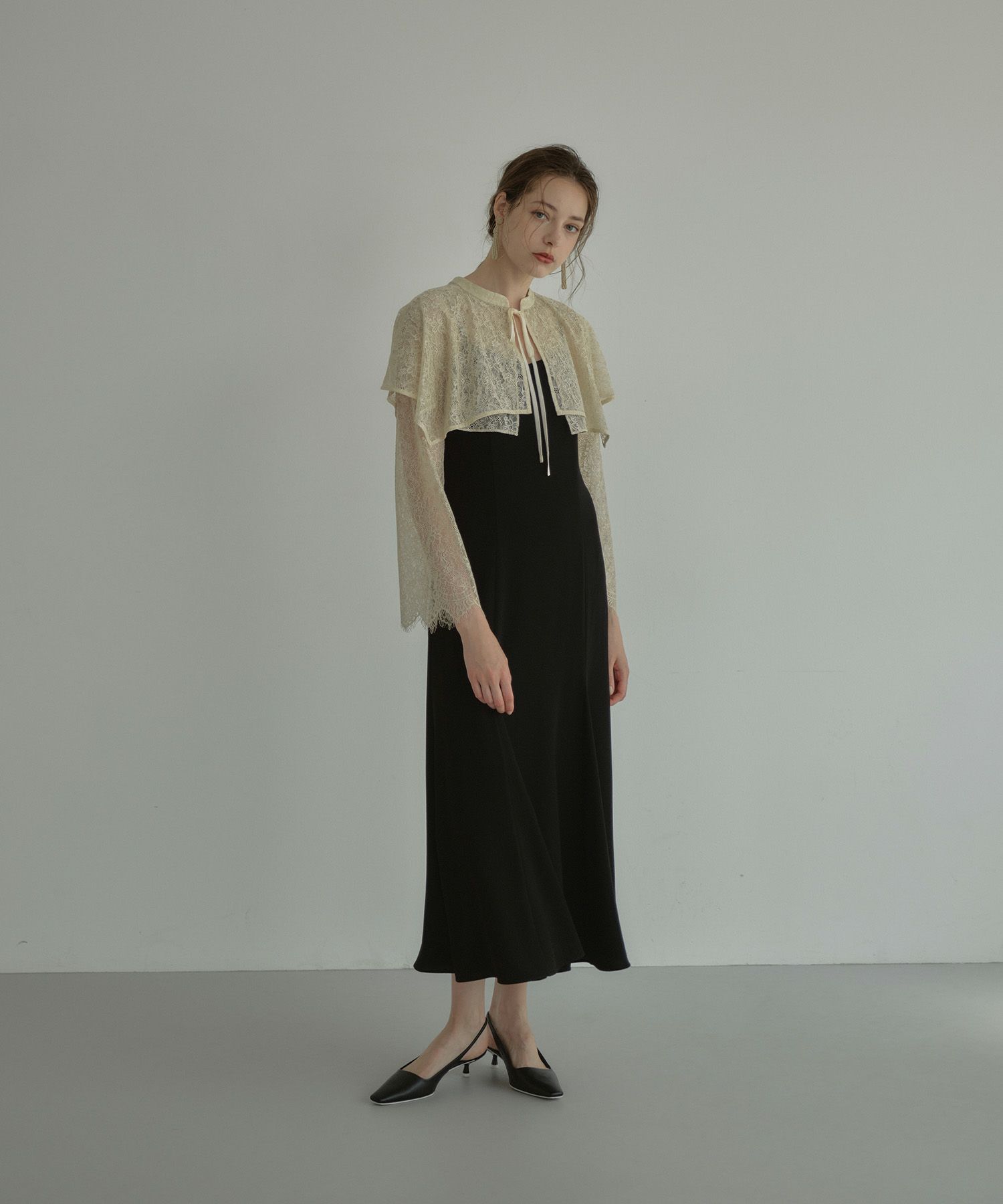 ANDRESD ブラック ドレスbell sleeve slit dress