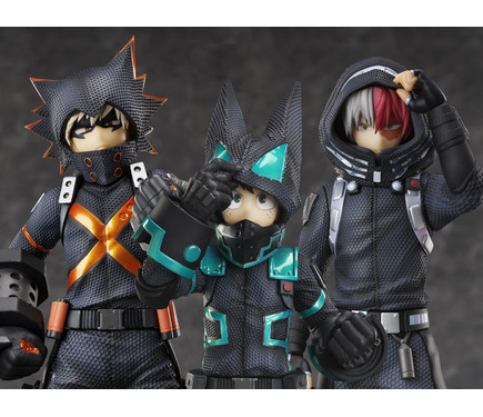 映画「ヒロアカ」新コスチューム“ステルススーツ”姿の緑谷出久、爆豪