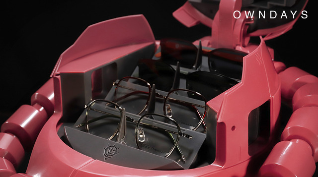 ガンダム」シャアザクヘッド型特大メガネケースも！ ジオン公国メガネ