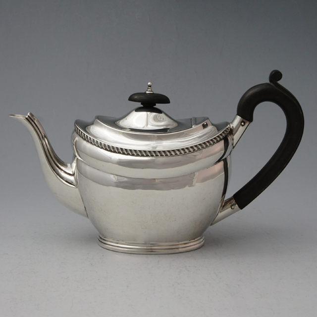 イギリス：シェフィールド「ティーポット」《アンティックかとう》