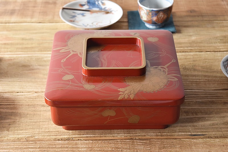 天然木製漆塗 くす玉 金蒔絵 食籠 蓋物 菓子器 - 生活骨董と古布の