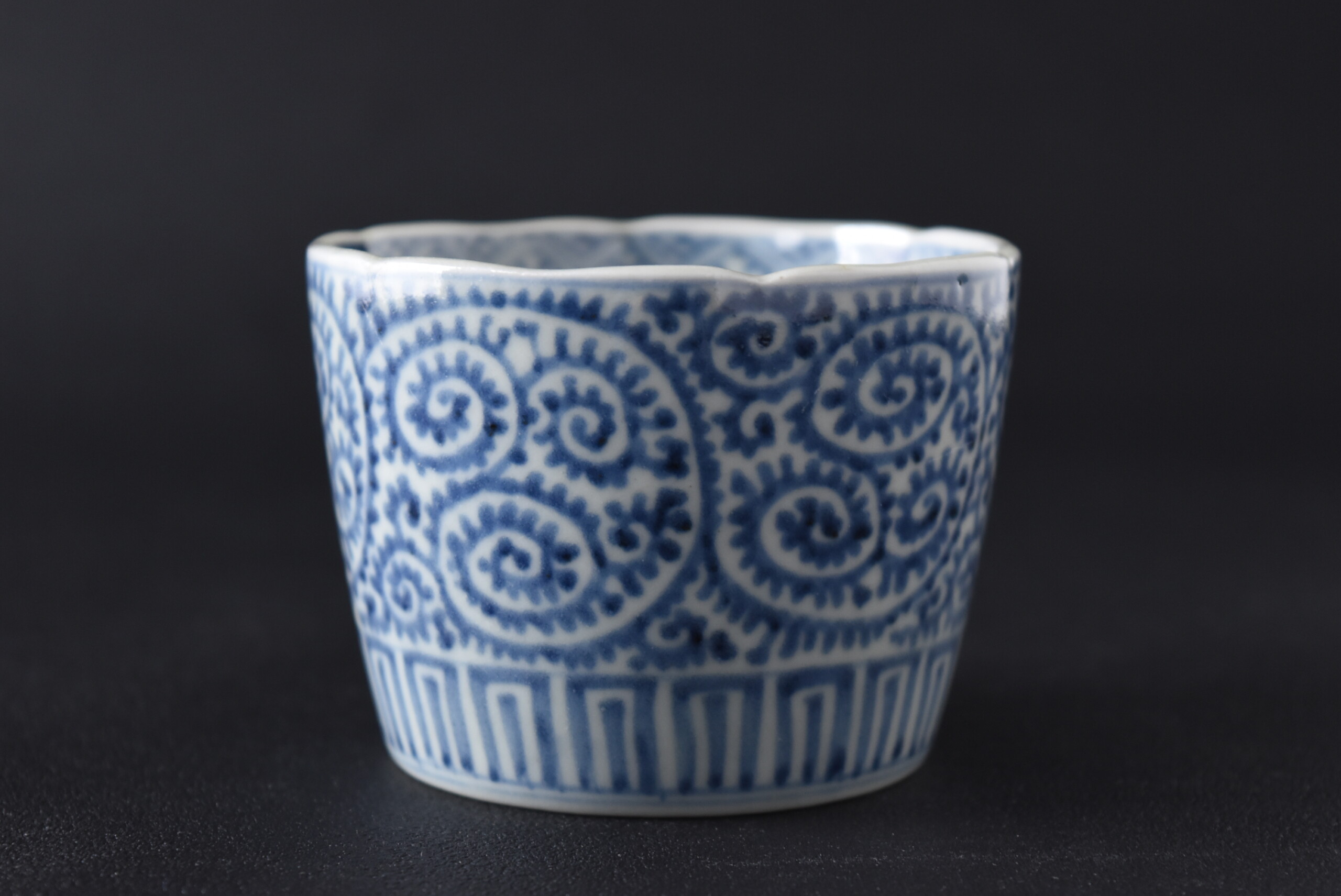 ちゅいくん専用古伊万里染付網代文三ツ足ぐい呑五客