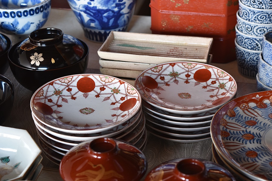 赤絵九谷幾何学文赤玉赤絵鉢