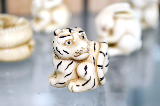 極上 天然素材 アンティーク 筆筒 置物 骨董 飾り物 古美術品 細密細工