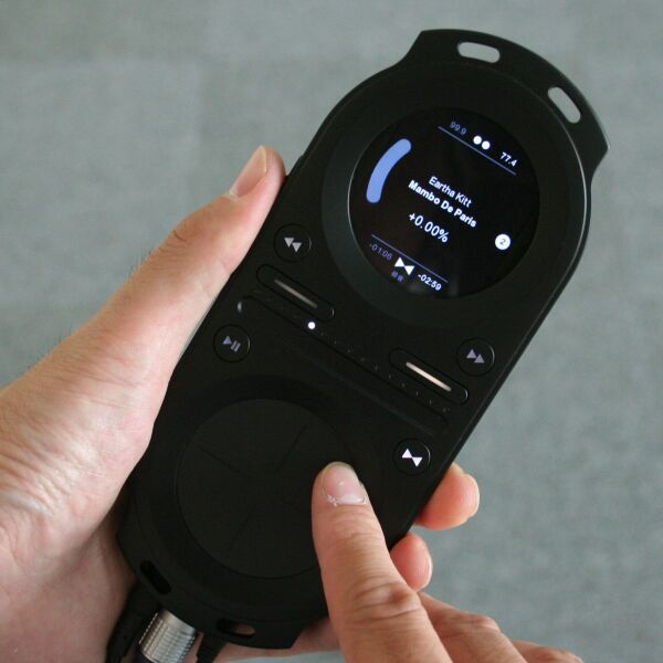 ASCII.jp：手のひらサイズのDJシステム「Pacemaker」レビュー (1/3)