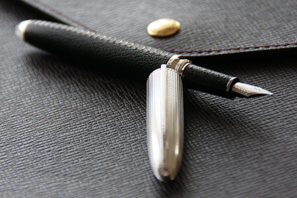 ASCII.jp：抜群の書き味！ ヴィトンの「レアモノ」万年筆 (2/2)