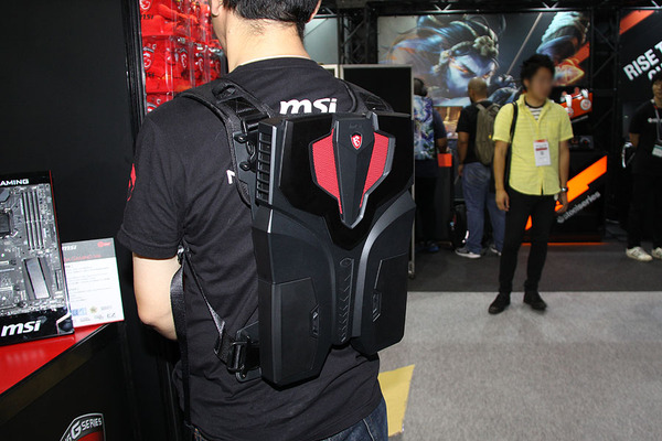 ASCII.jp：MSIがVR用のバックパック型PC「VR One」をTGSで披露