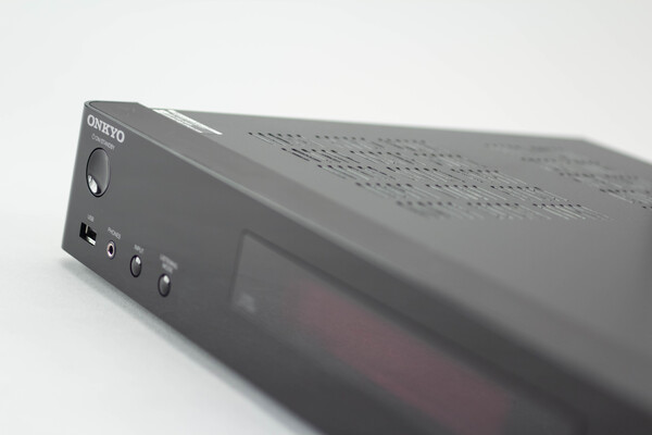 ASCII.jp：3万円で買える薄型AVアンプ「TX-L50」を試してみた (1/4)