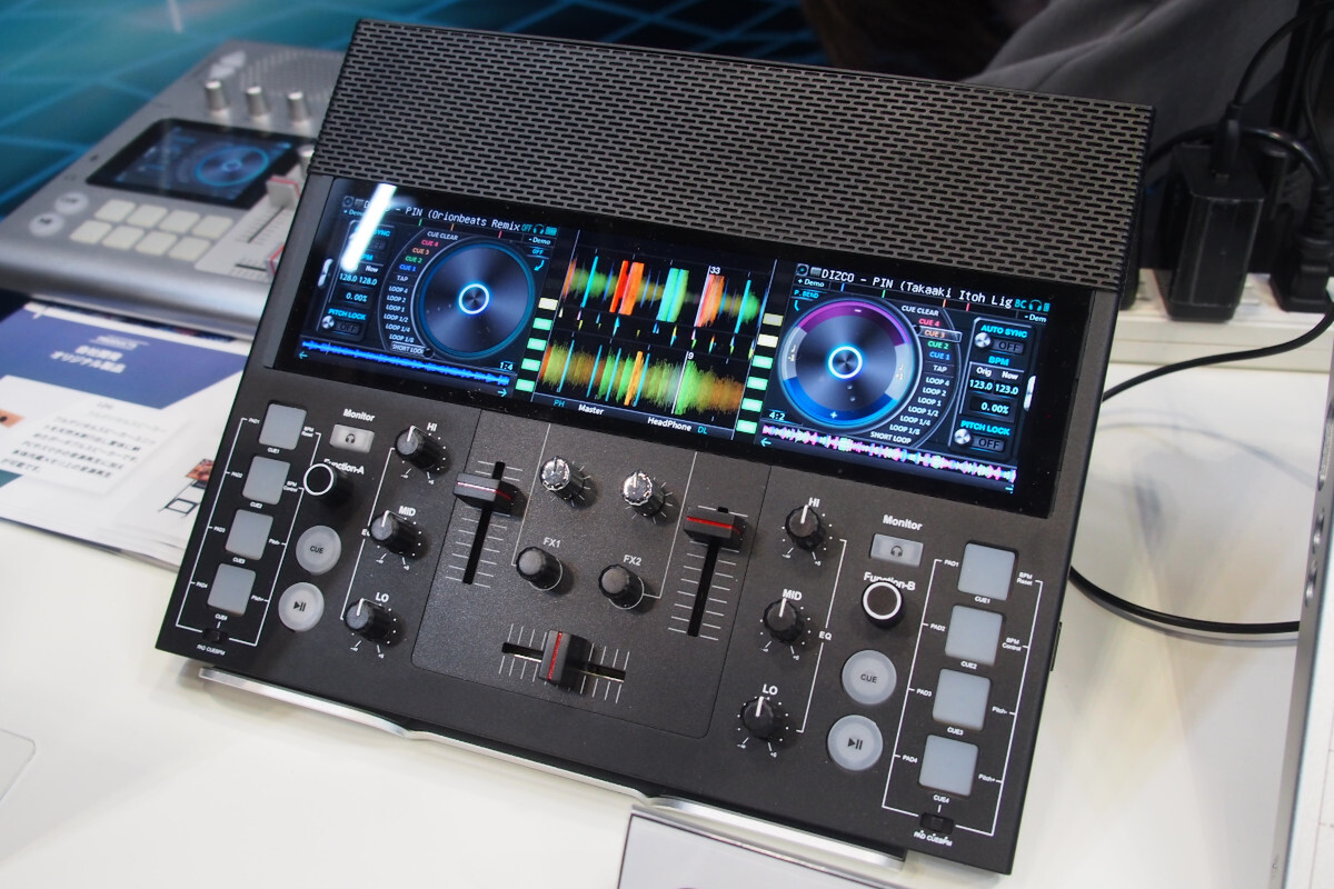 ポータブルDJシステム FJ1 A4サイズのポータブルDJシステム「FJ1」を