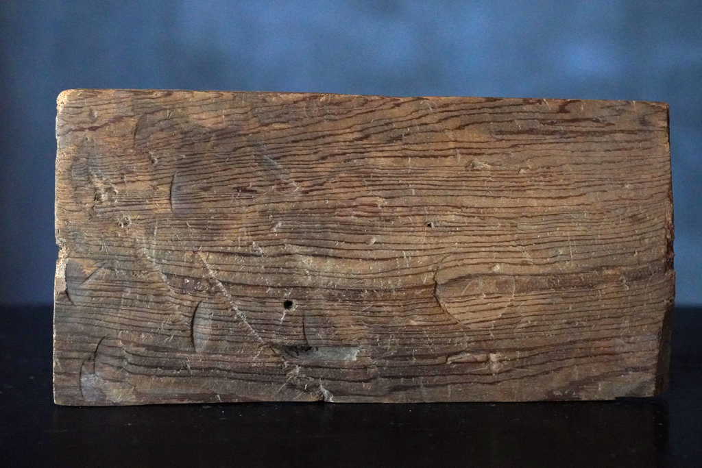 枯れ板 松の 古材 敷板 徳利と盃をのせて独酌の盆に 古道具 No.2