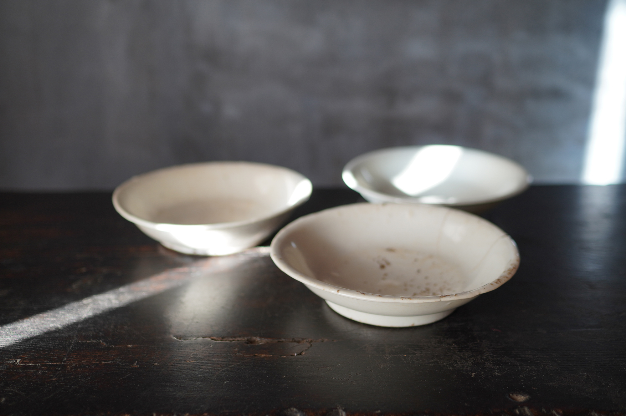 送料込有田焼ボンチャイナ観音像1960年代 送料込 有田焼 ボンチャイナ