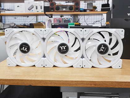 デスクトップPC用】カラフルファン2つ + おまけのファン1つ