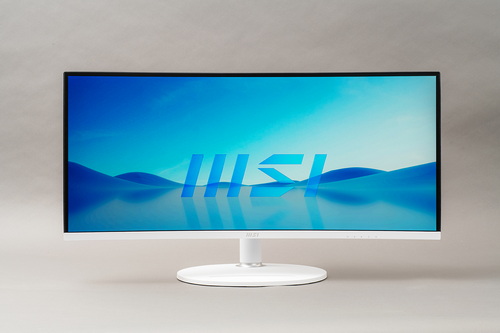 ウルトラワイドモニターはオフィス/クリエイティブにも活きる！用途も