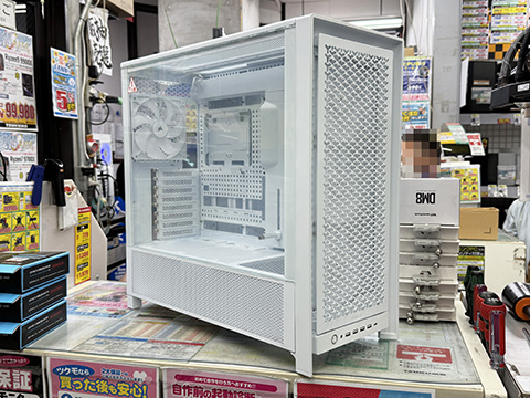 CORSAIRの新型ミドルタワー「FRAME 5000D RS」が登場、背面コネクタ