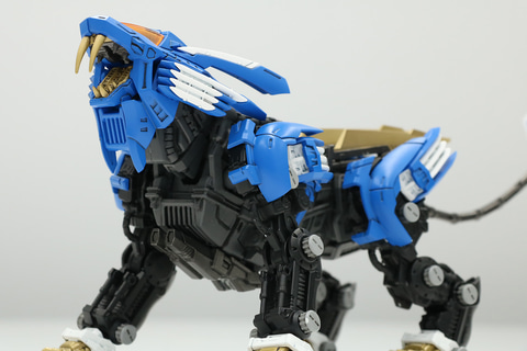 リアライズモデル ブレードライガー ミラージュL ゾイド 塗装済完成品