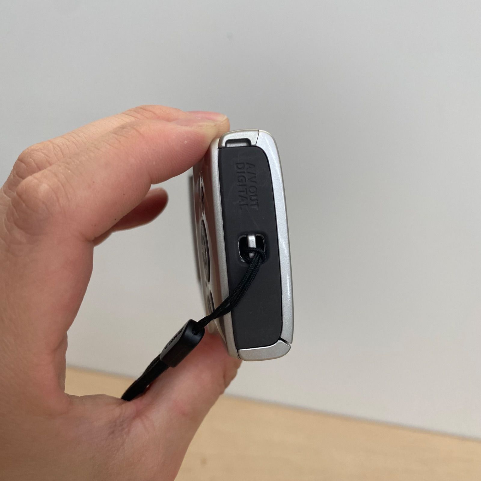 ジャンク品】Canon 売れ筋 キャノン IXY180 デジカメ カメラ 【CaR743