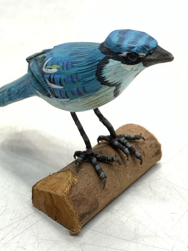 リアルな木製の野鳥 「モズ」 木彫りの野鳥 バードカービング 野鳥彫刻