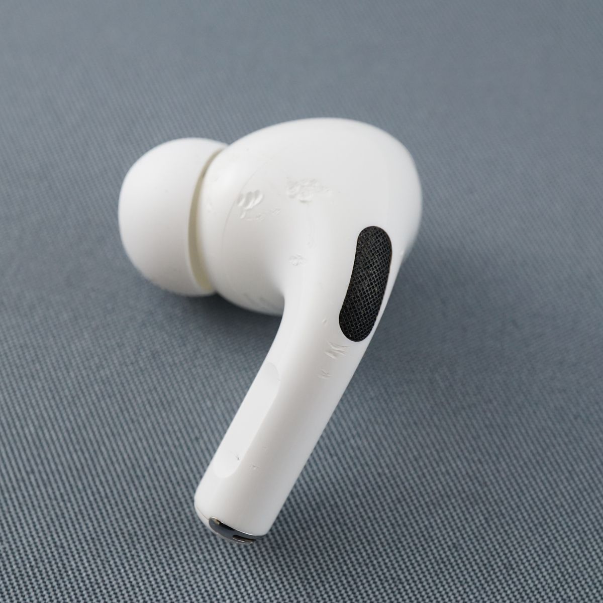 AirPods Pro 第2世代本体 ホワイト 充電ケース付き 正規品✨️ AirPods
