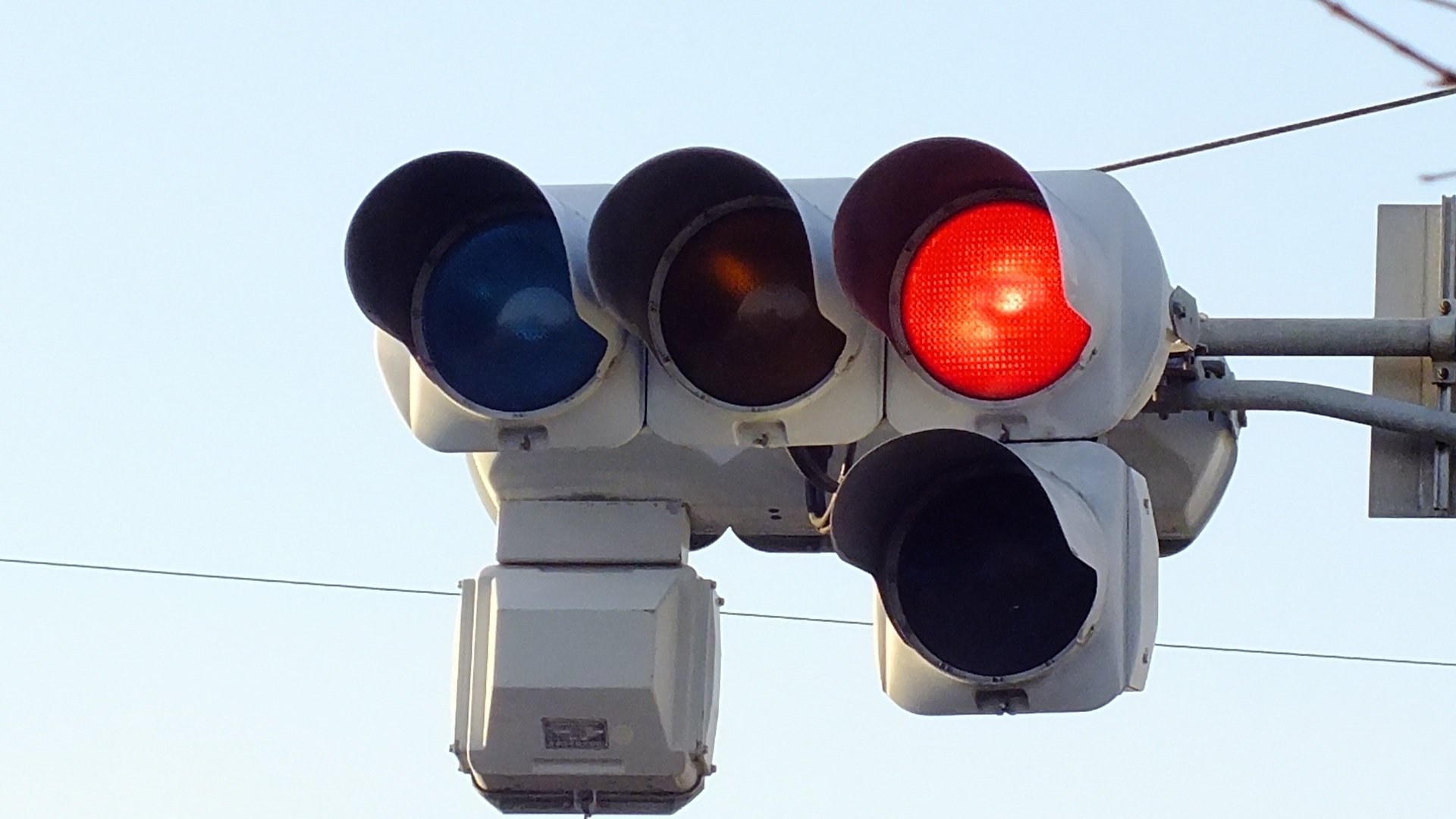 小糸工業の矢印信号機本物 信号機 本物 小糸工業 矢印 小糸工業株式