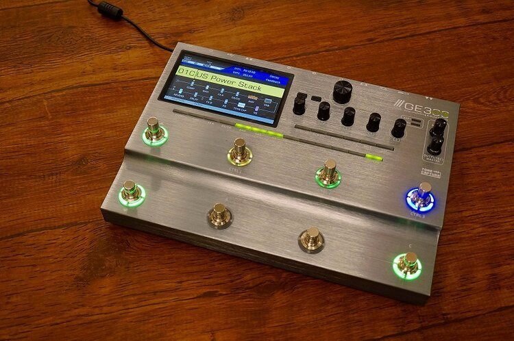 坂本夏樹さんがMooer GE300 LITEをチェック！高い操作性とサウンドが