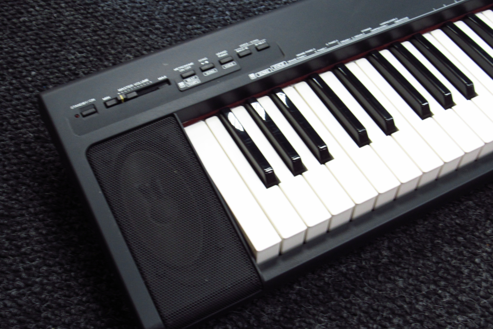 Yamaha NP-30 (2007) Portable Grand 76-Key Digital Keyboard - Local