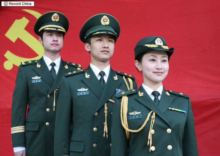 女性は美しく！武装警官のファッション一新へ＝頭のてっぺんからつま先