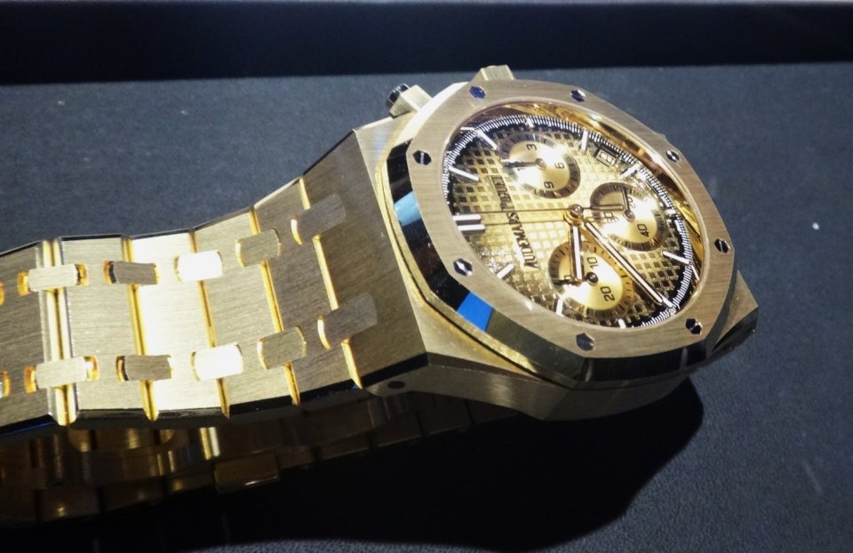 オーデマ ピゲが イエローゴールドの「ロイヤル オーク クロノグラフ