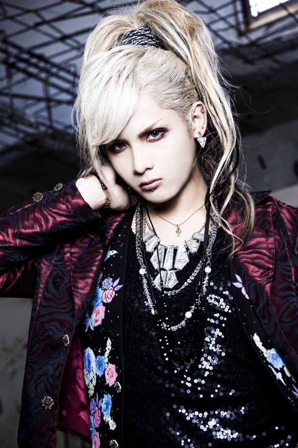 びじゅなび | ※解禁※【Royz】新ヴィジュアル解禁！カメではなかった