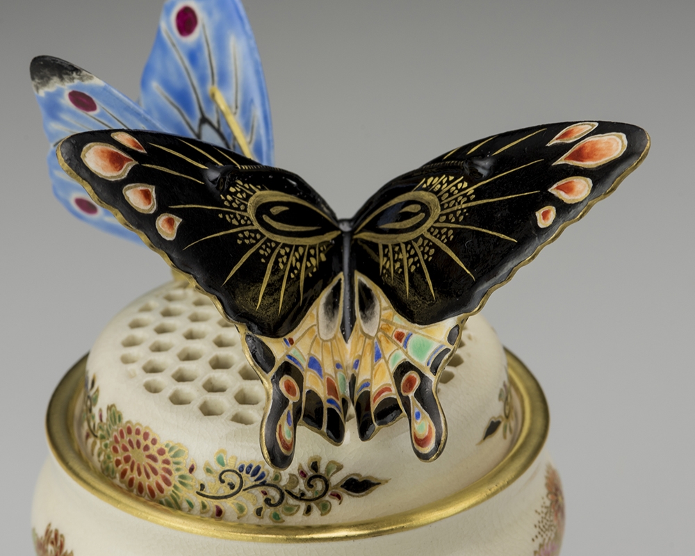 色絵磁器細密緒締め玉 2025最新のスタイル 色絵磁器細密緒締め玉 工芸品 -