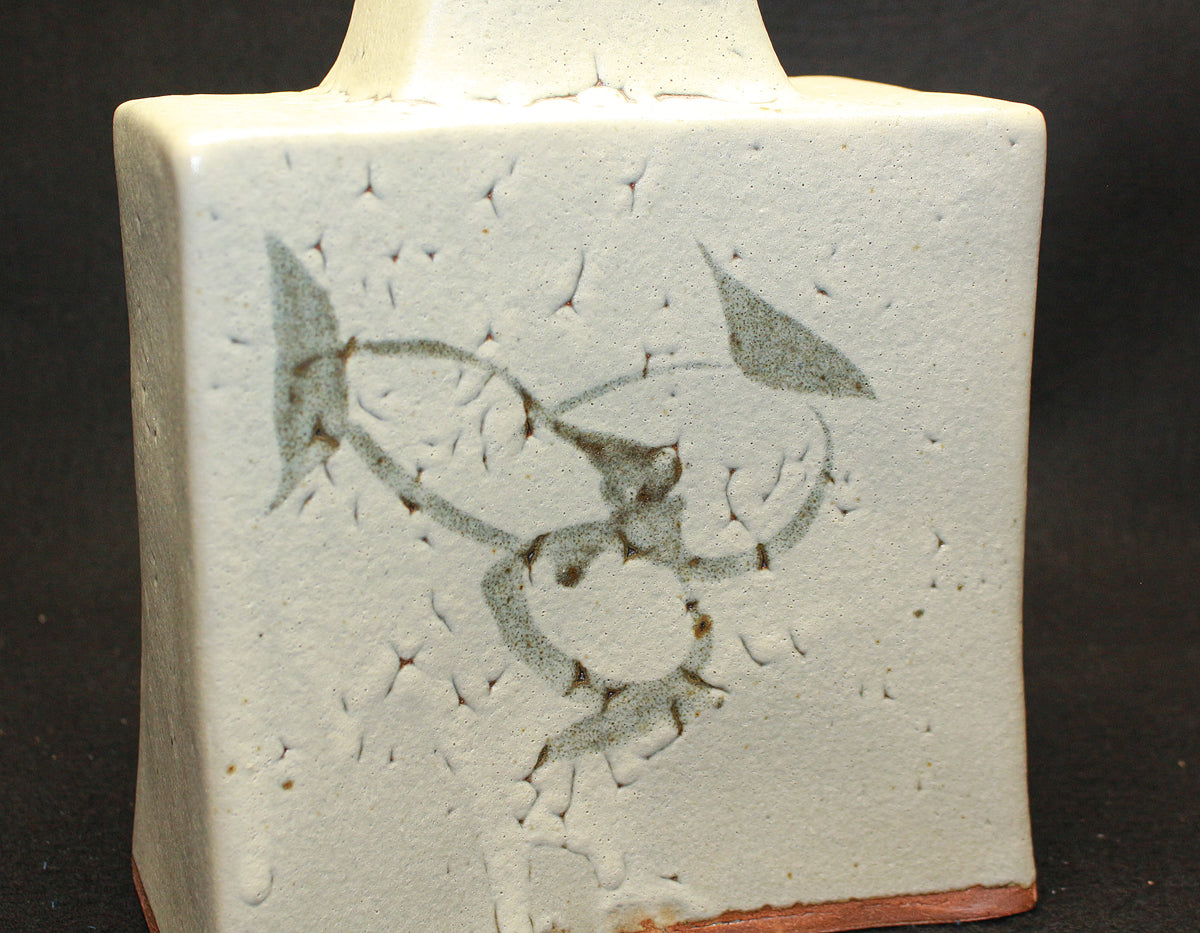 25717 人間国宝 浜田庄司 白釉鐵繪扁壷 HAMADA Syoji – アート飛田