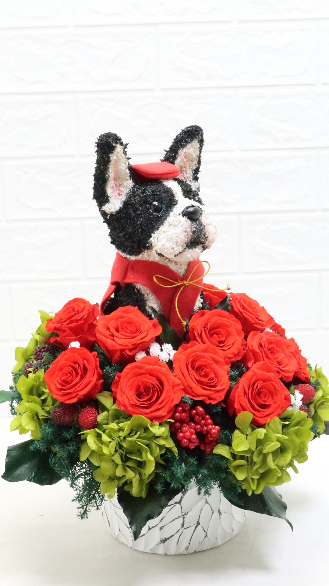 愛犬家の還暦祝いにボストンテリアのトピアリープリザーブドフラワー