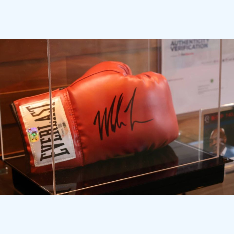マイク・タイソン Mike Tyson 直筆サイン ボクシンググローブ 赤