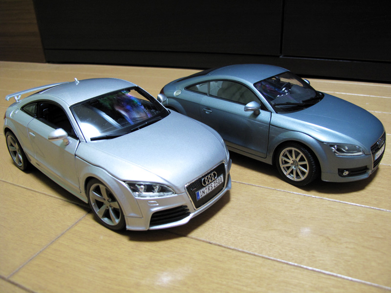 1/18 アウディ 2代目TT RS ミニカー シルバー アウディ TT RS クーペ
