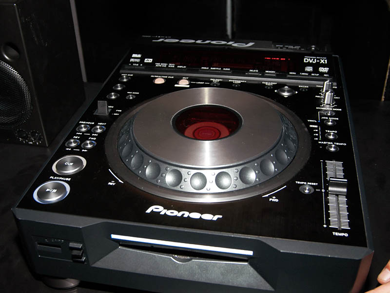 Pioneer DVJ-X1 DVDを映像ごとスクラッチできます モニター付き