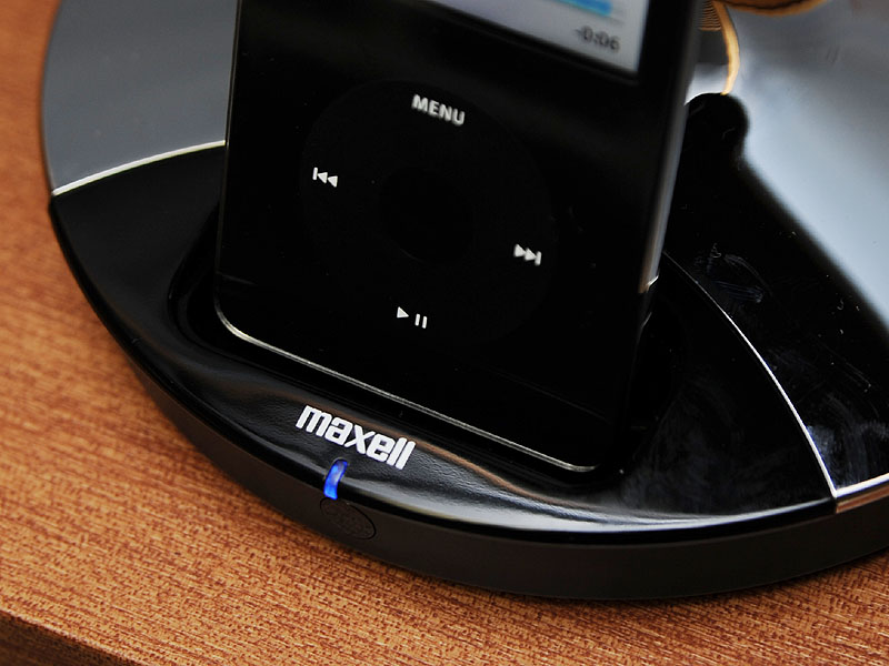 日立マクセル、初のiPod用タイムドメインスピーカー