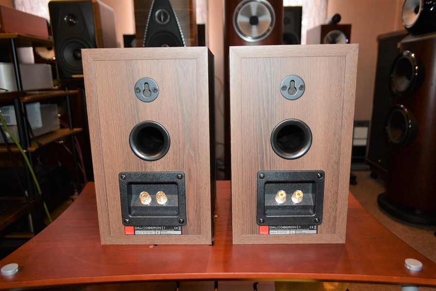 DALI OBERON1 DW 2完売いたしました 中古品 オーディオ専門店AVBOX